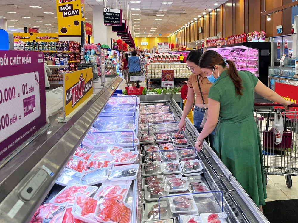 Năm 2022 doanh thu ở tất cả các ngành bán lẻ, dịch vụ lưu trú ăn uống, lữ hành đều tăng cao Năm 2022 doanh thu ở tất cả các ngành bán lẻ, dịch vụ lưu trú ăn uống, lữ hành đều tăng cao