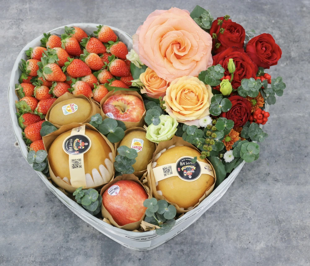 Hộp quà hoa năm nay được nhiều khách hàng ưa chuộng