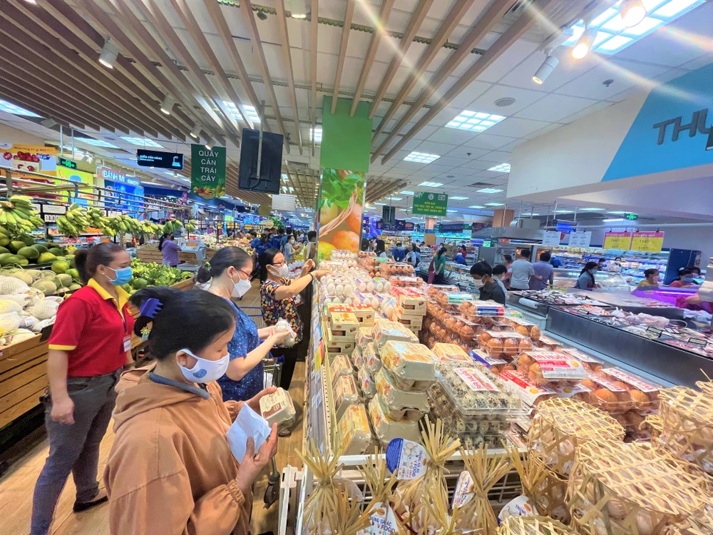 Trong tháng 5, chỉ số giá các mặt hàng thịt heo, thịt gia cầm, trứng gia cầm giảm nhẹ. Ảnh: TÚ UYÊN