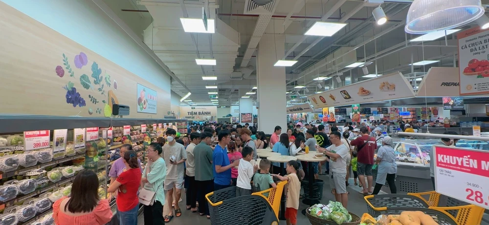 Sức mua tại các siêu thị dịp lễ Quốc khánh 2-9 tăng cao ảnh 2