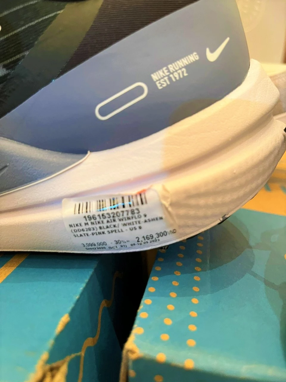 Thương hiệu Nike giảm giá 30% còn 2.169.300 đồng/đôi giày