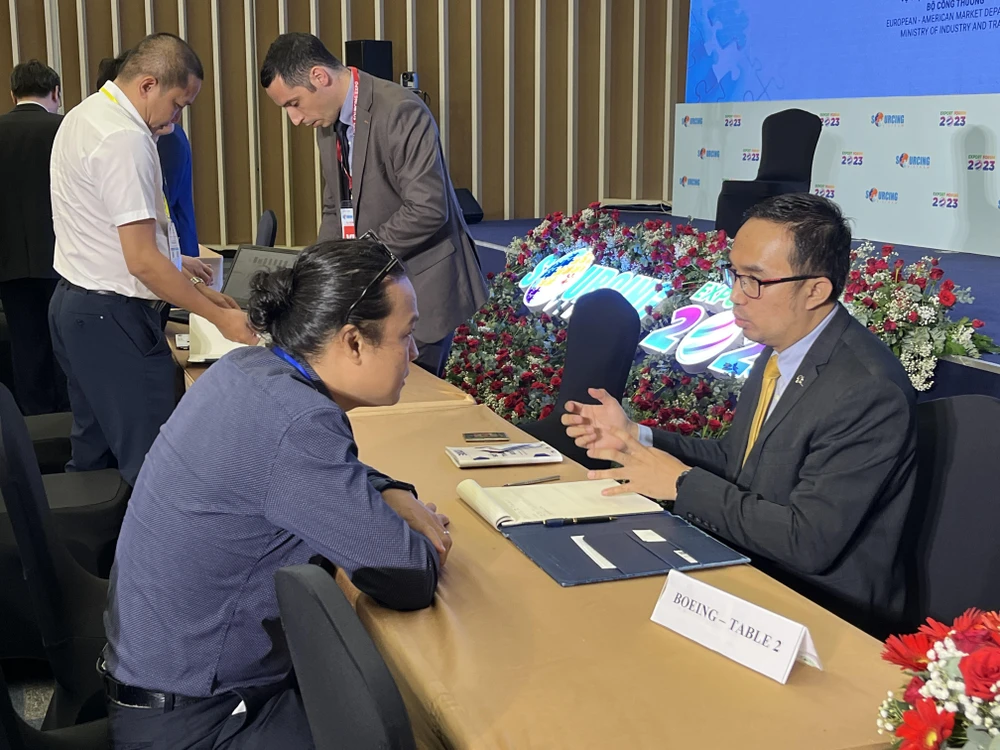 Doanh nghiệp Việt Nam đang tìm kiếm cơ hội hợp tác cùng Tập đoàn Boeing. ẢNH: TÚ UYÊN