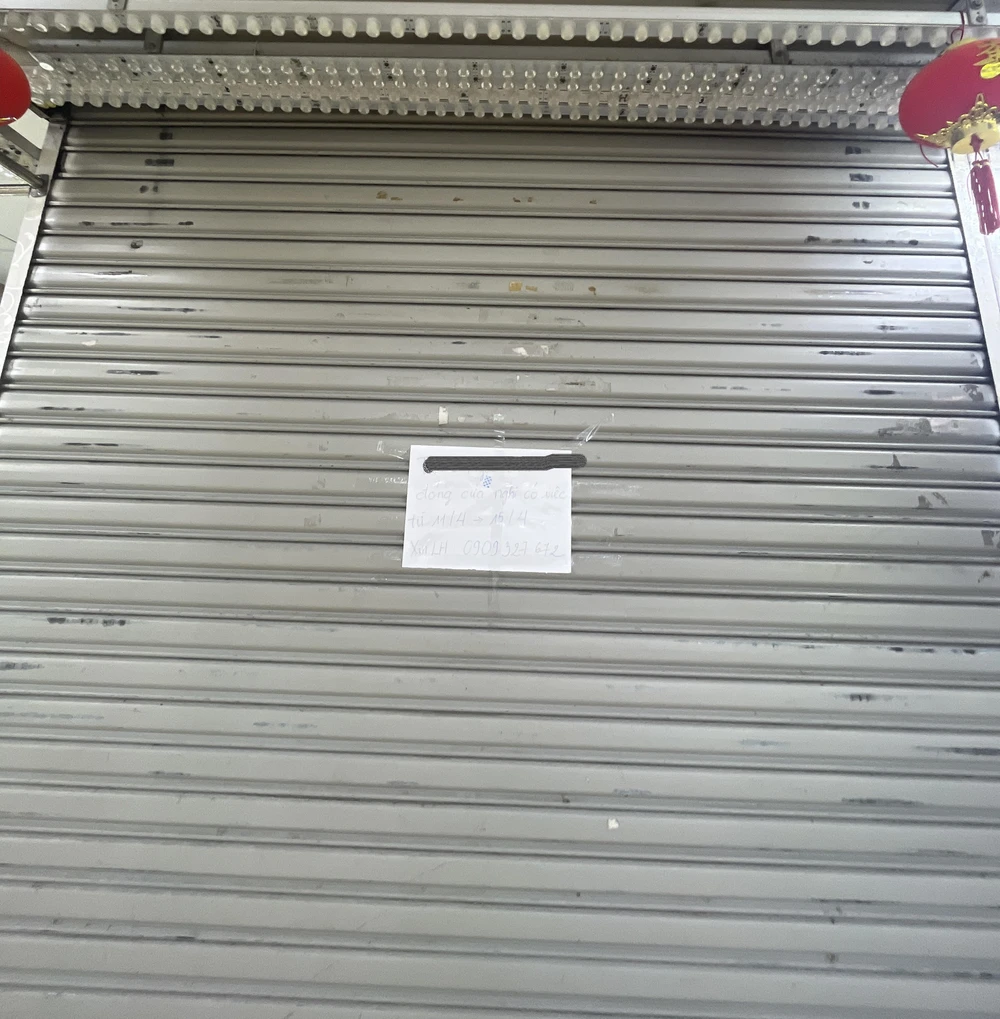 Nhiều cửa hàng kinh doanh vàng ở TP.HCM bất ngờ đóng cửa tạm nghỉ