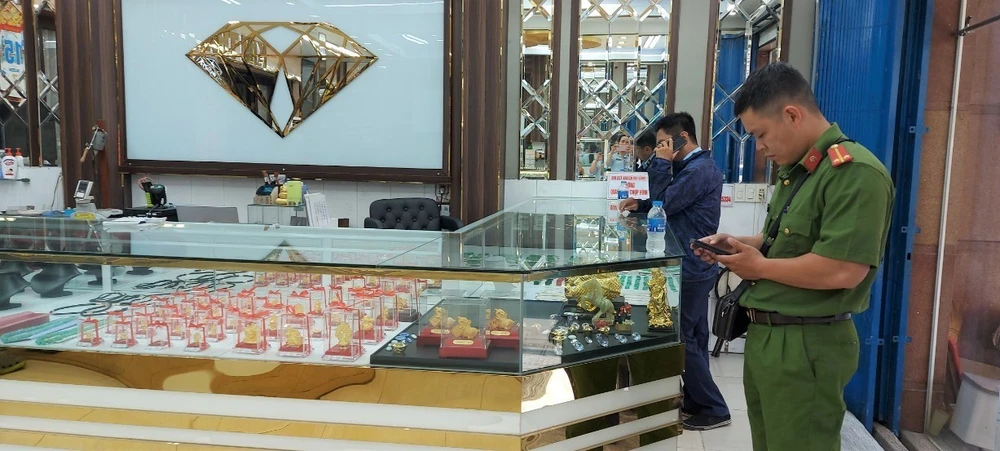 kinh doanh vàng.jpg