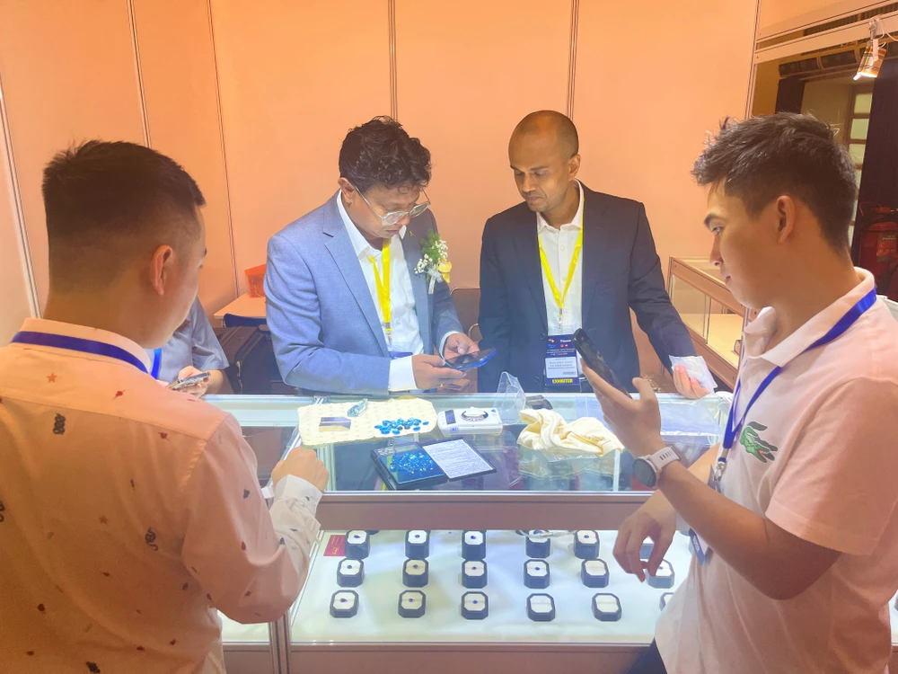 sản phẩm đá quý