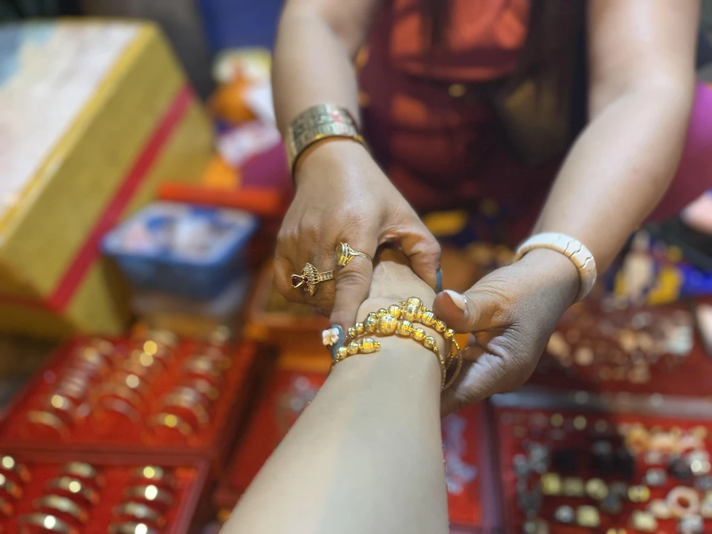 bán vàng trang sức trên mạng xã hội