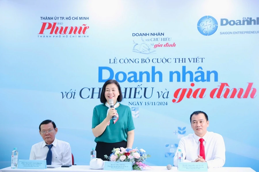 doanh nhân với chữ hiếu