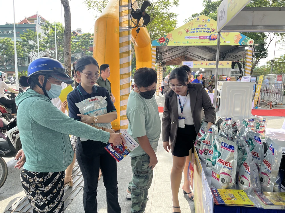 bình ổn thị trường 1.JPG