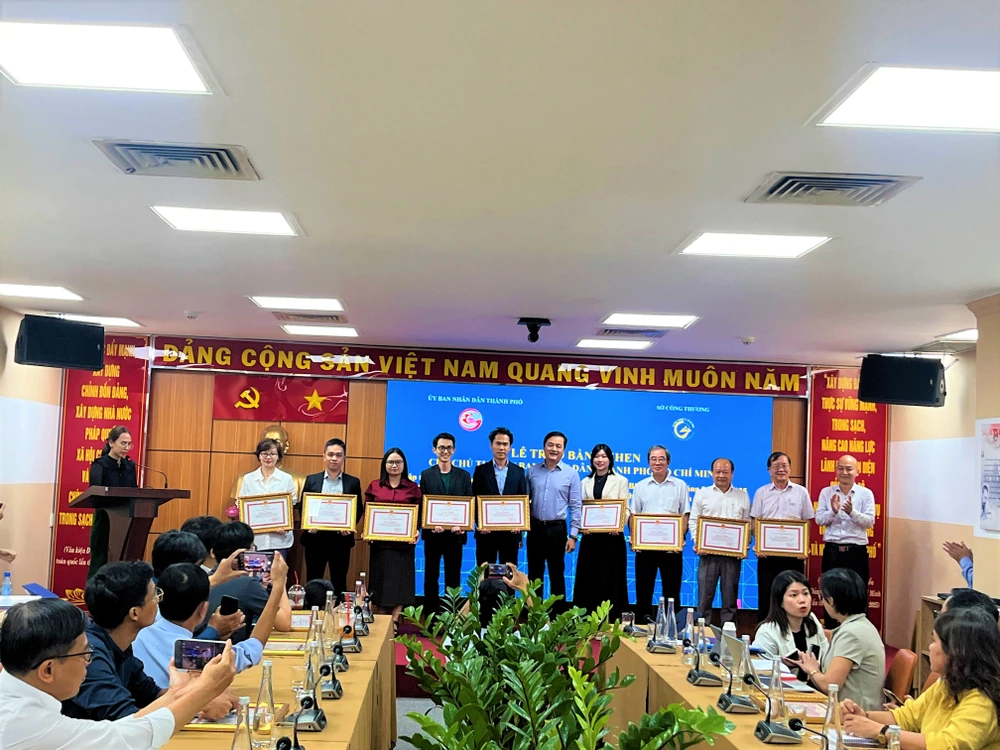 Bình ổn thị trường