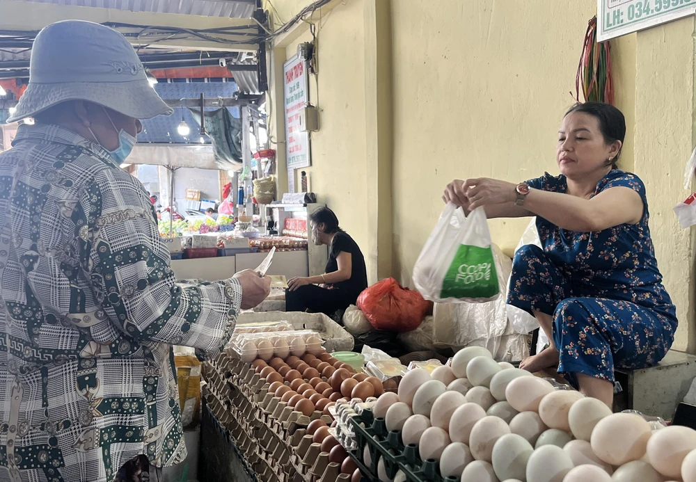 trứng gia cầm.jpg