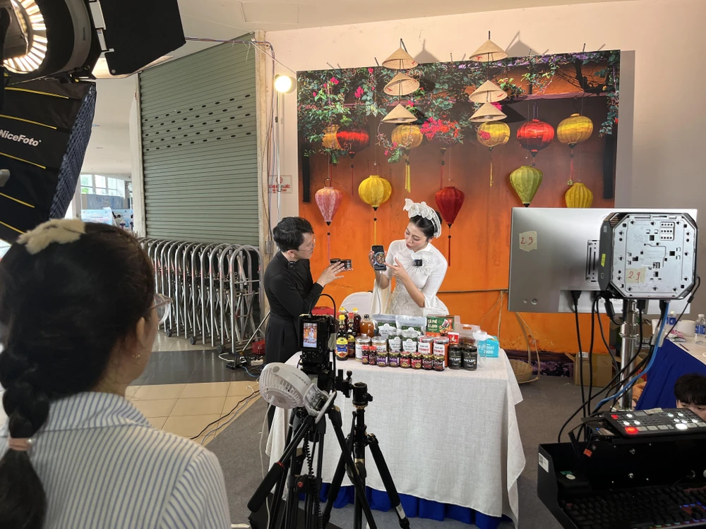 quảng cáo sai sự thật 1.jpg