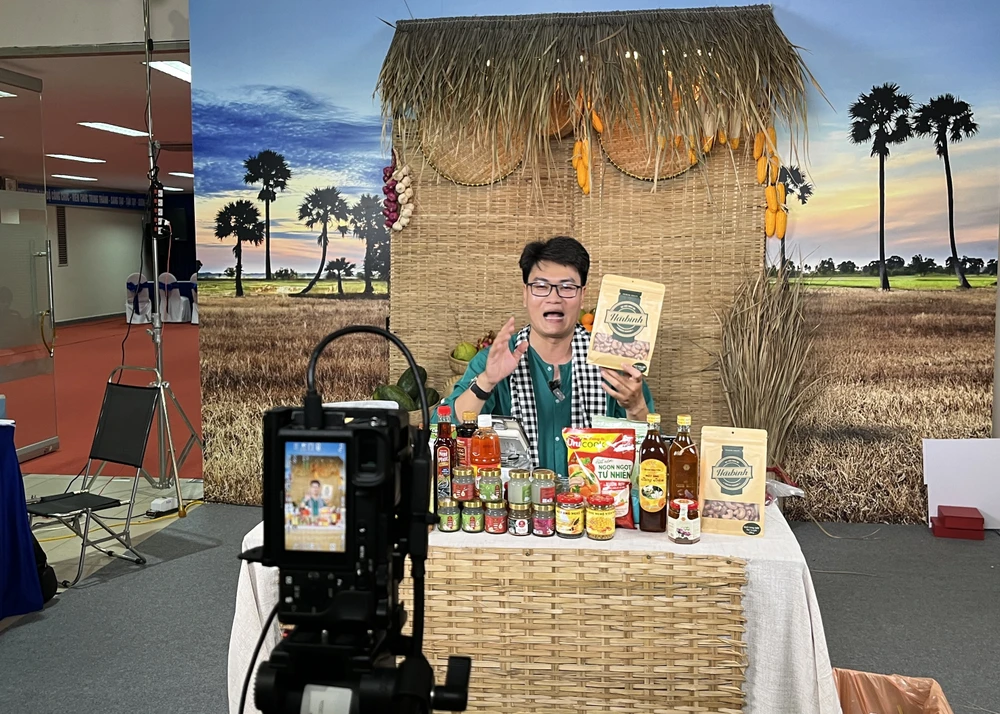 quảng cáo sai sự thật