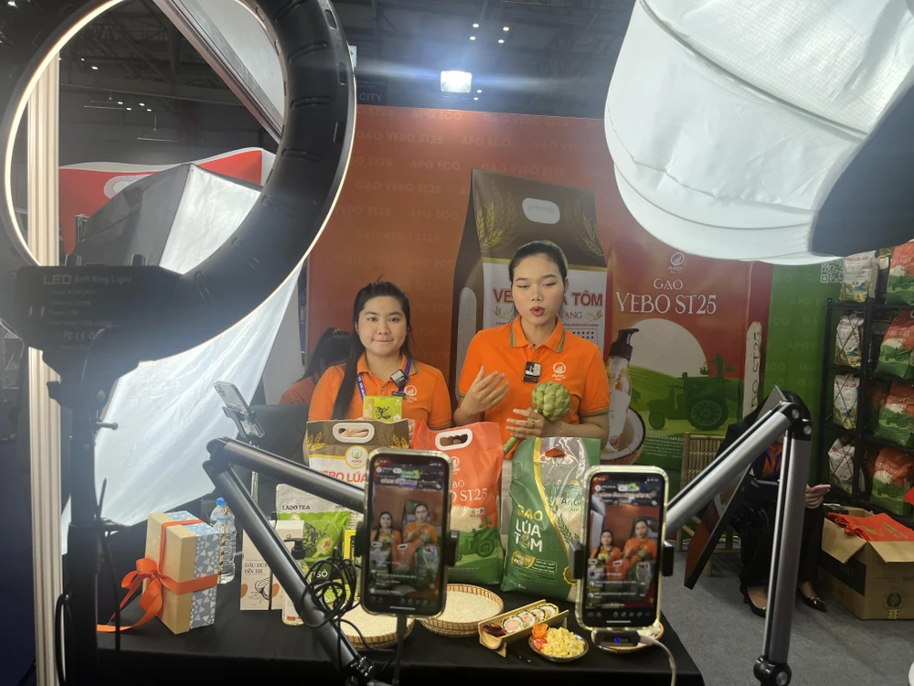 danh tính người livestream