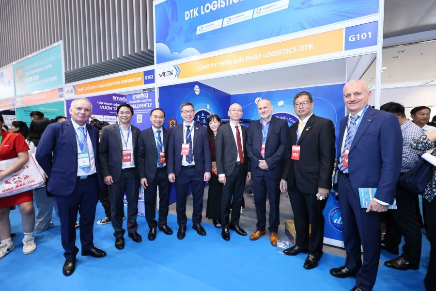 phát triển logistics