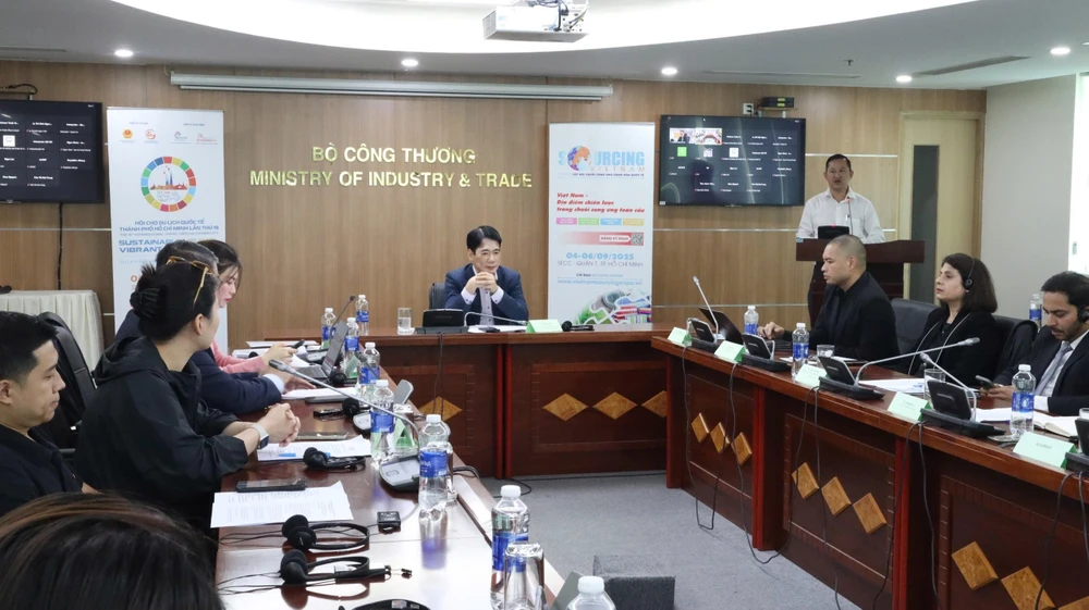 Lãnh đạo Vụ thị trường ngoài nước chủ trì tọa đàm