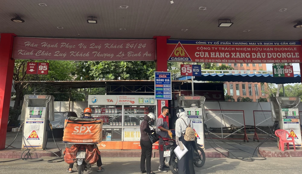 xăng khoáng RON 95