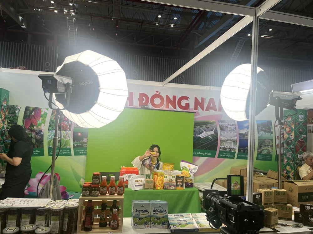 thương mại điện tử.jpg