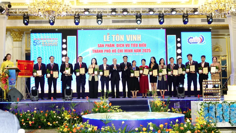 tôn vinh sản phẩm 1.jpg