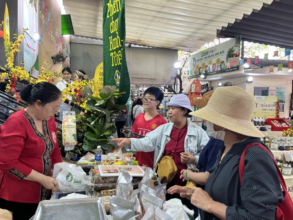 phiên chợ tết xanh