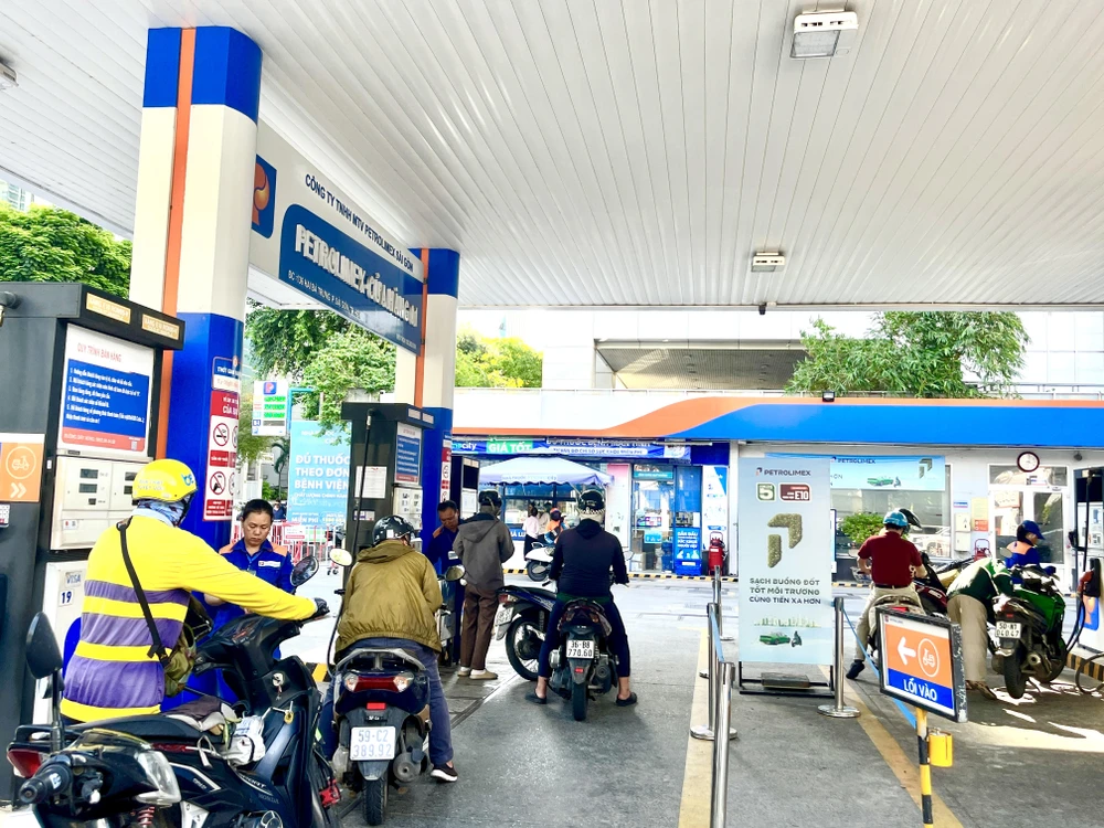 xăng E10