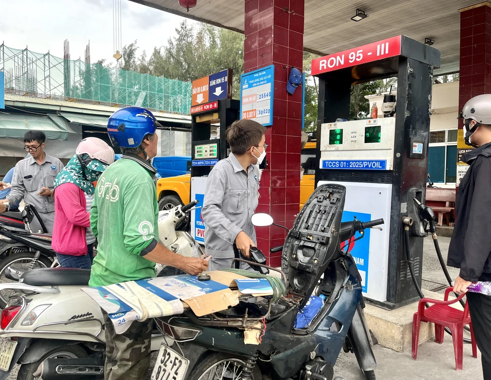 xăng E10 1.jpg