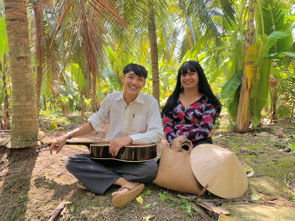 Cảnh trong video "Vợ thằng Sang thời mới hẹn hò".