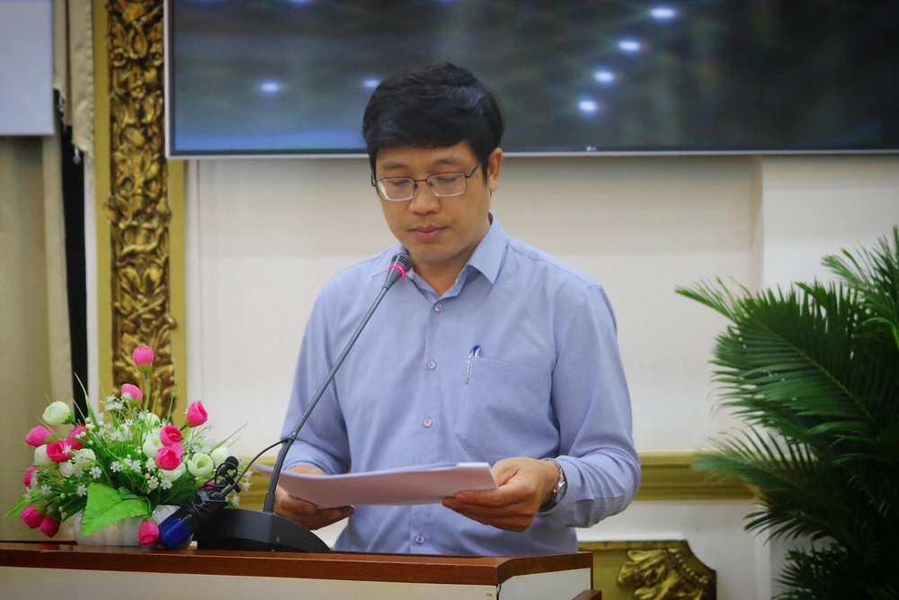 Ông Phạm Đình Nghinh, Phó chủ tịch hội Bảo vệ quyền trẻ em TP. HCM phát biểu tại hội thảo. Ảnh: T.N