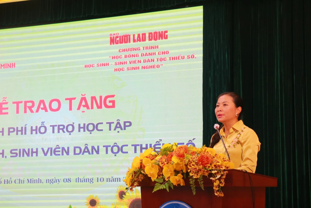 Bà Phan Kiều Thanh Hương - Phó Chủ tịch Ủy ban MTTQ, Việt Nam TP.HCM phát biểu tại lễ trao giải. Ảnh: VÕ THƠ Bà Phan Kiều Thanh Hương - Phó Chủ tịch Ủy ban MTTQ, Việt Nam TP.HCM phát biểu tại lễ trao giải. Ảnh: VÕ THƠ