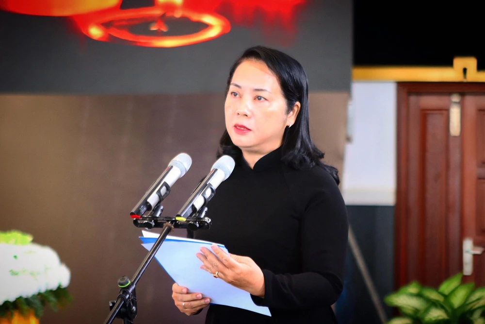 Bà Trần Kim Yến, Chủ tịch Uỷ ban Mặt trận Tổ quốc Việt Nam TP.HCM phát biểu tại buổi họp mặt. Ảnh: TÚ NGÂN