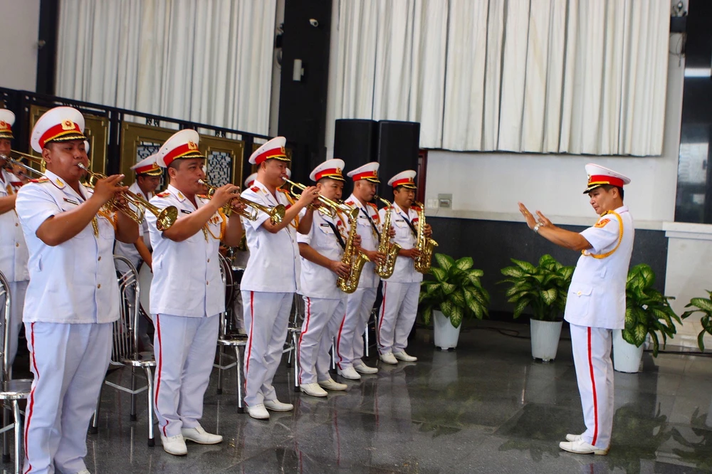 Các nghi thức tại buổi họp mặt được diễn ra long trọng, trang nghiêm. Ảnh: TÚ NGÂN