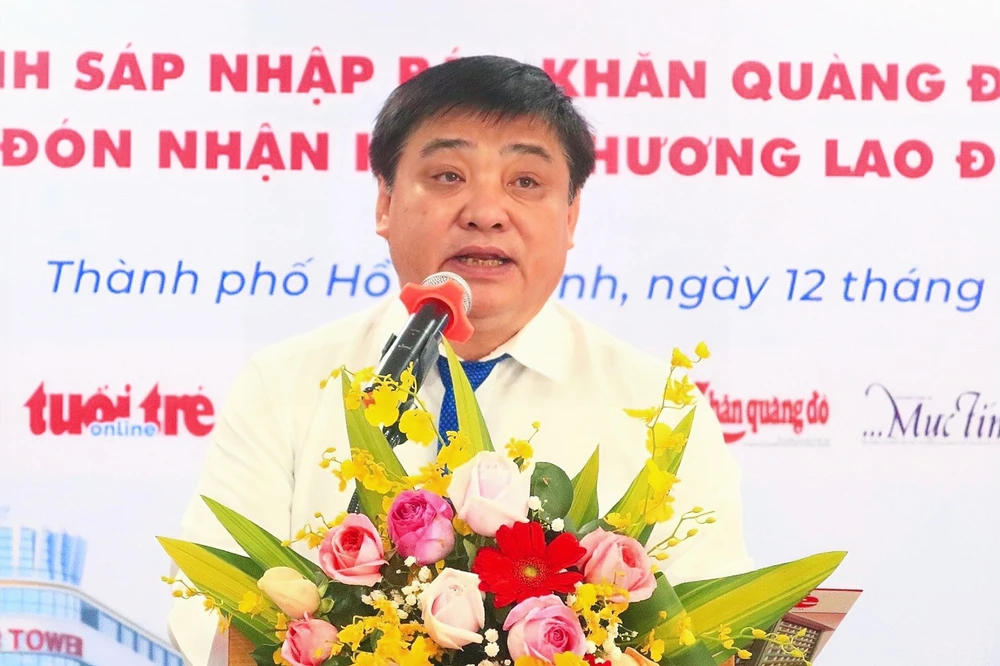 Ông Lê Thế Chữ, Tổng Biên tập báo Tuổi Trẻ phát biểu tại buổi lễ. Ảnh: TÚ NGÂN Ông Lê Thế Chữ, Tổng Biên tập báo Tuổi Trẻ phát biểu tại buổi lễ. Ảnh: TÚ NGÂN