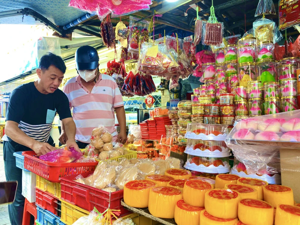 Nhộn nhịp thị trường đồ cúng lễ ông Công ông Táo ảnh 6