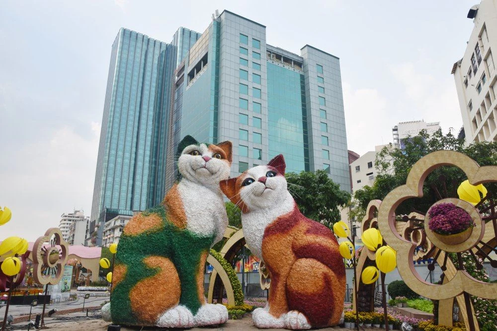 Linh vật mèo tại TP.HCM.