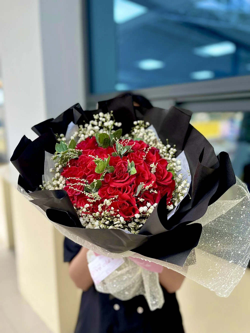 Hoa hồng tượng trưng cho tình yêu trong dịp Valentine là món quà quen thuộc được nhiều người lựa chọn. Ảnh: T.N