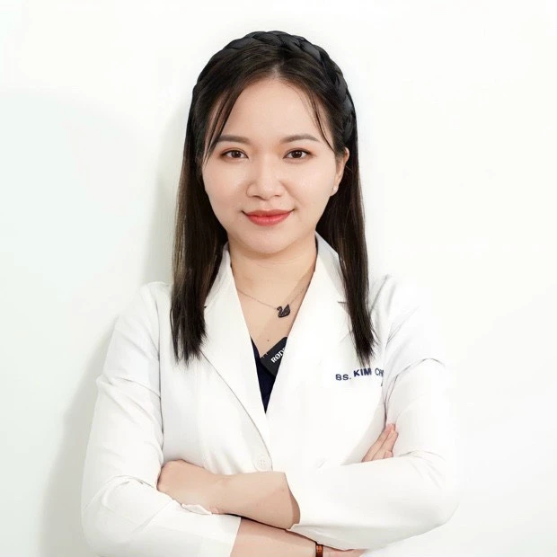 Bác sĩ da liễu Huỳnh Kim Chi, Giảng viên Trường ĐH Y khoa Phạm Ngọc Thạch TP.HCM.