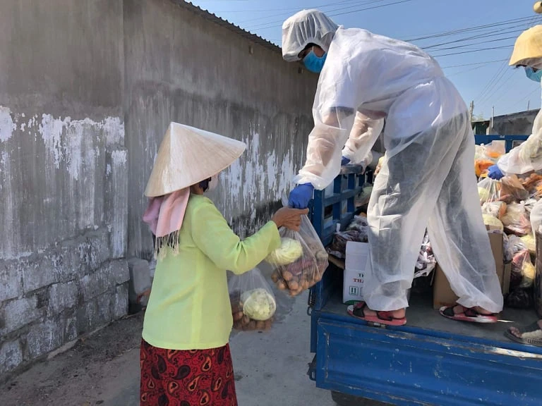 Hình ảnh mọi người chung tay hỗ trợ Văn Lâm 3 ảnh 12