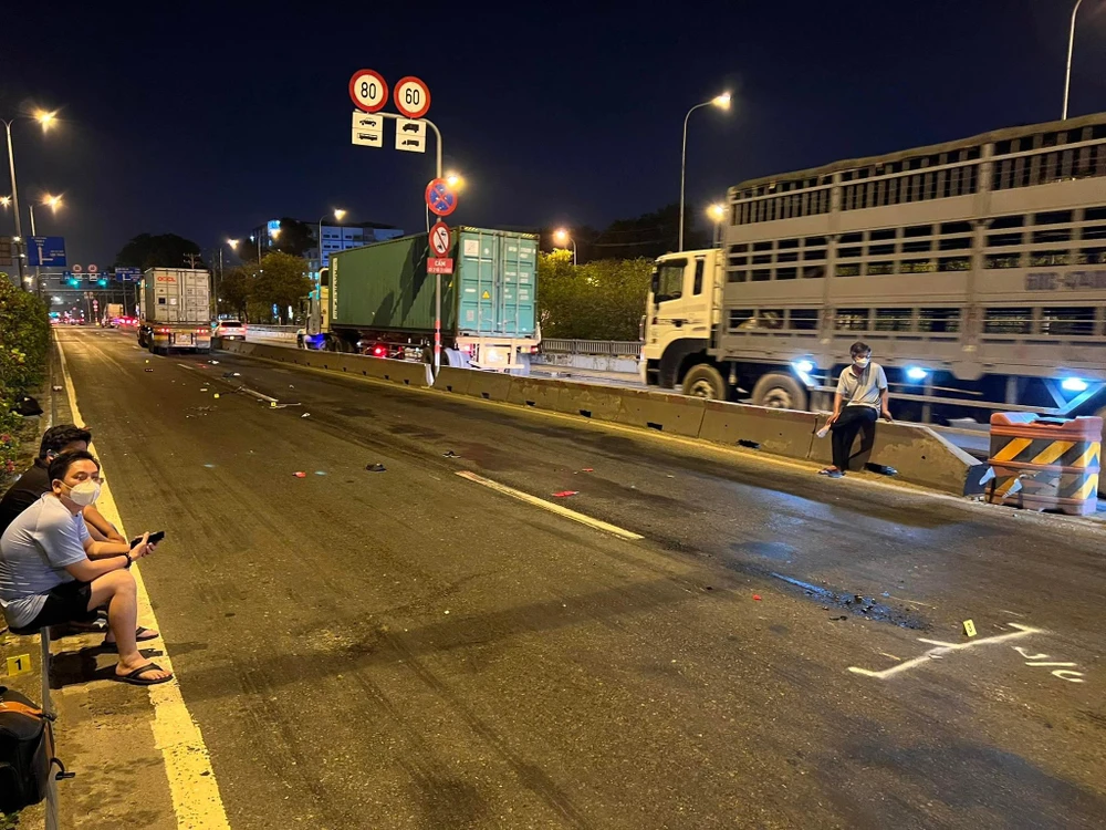 Hiện trường vụ tai nạn khiến nam thanh niên tử vong. Ảnh: CM