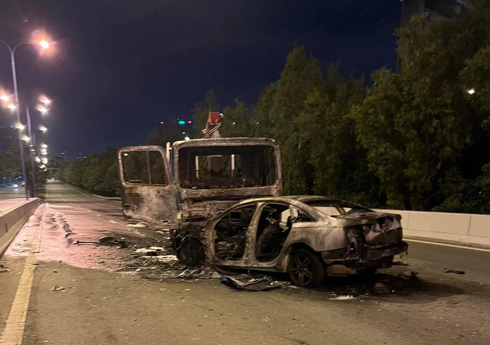 Vụ tai nạn đặc biệt nghiêm trọng khiến hai xe bốc cháy, hai người chết. Ảnh: TS