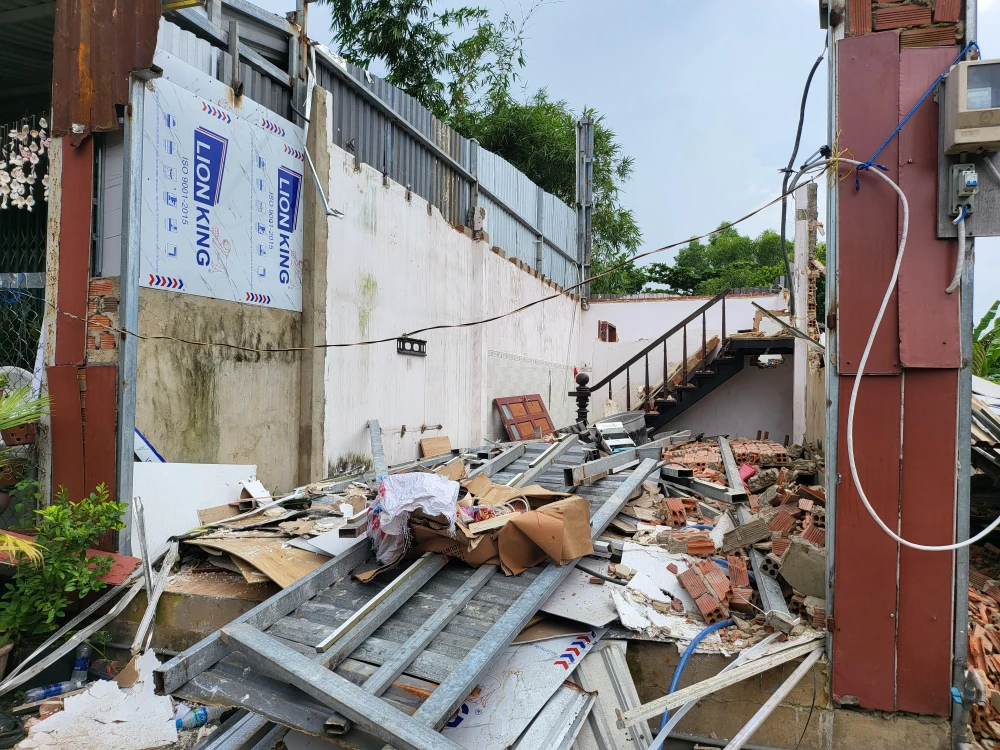 Nhà gia đình bà HTBC bị tháo dỡ và mất tài sản. Ảnh: TS Nhà gia đình bà HTBC bị tháo dỡ và mất tài sản. Ảnh: TS