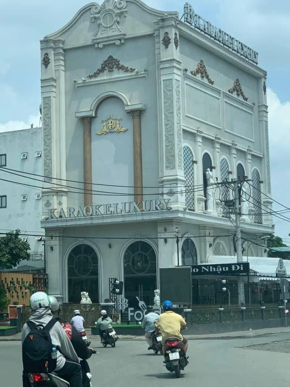 Quán karaoke Luxury, nơi xảy ra vụ việc. Ảnh: TS