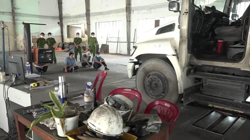 Công an khám xét nhiều Trung tâm Đăng kiểm