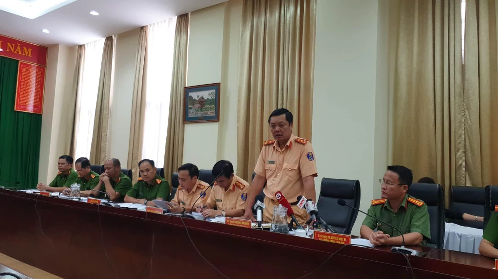 Thượng tá Nguyễn Đình Dương - Trưởng phòng PC08 thông tin tại buổi họp báo.