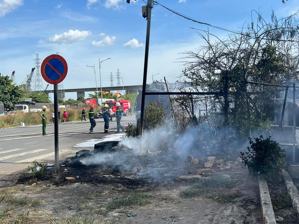 Các khu vực lân cận bị ảnh hưởng từ vụ cháy. Ảnh: TS