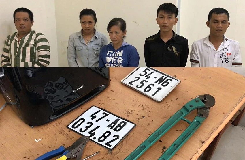 Nhóm người lợi dụng người dân đi nghỉ lễ đột nhập vào nhà lấy tài sản bị Công an quận 7 bắt giữ vào năm 2019. Ảnh: HT