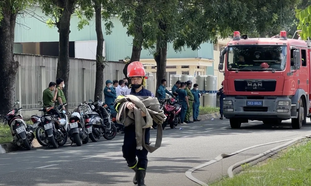 Sau khoảng 1 triển khai lực lượng, đám cháy được dập tắt. Ảnh: CM Sau khoảng 1 triển khai lực lượng, đám cháy được dập tắt. Ảnh: CM