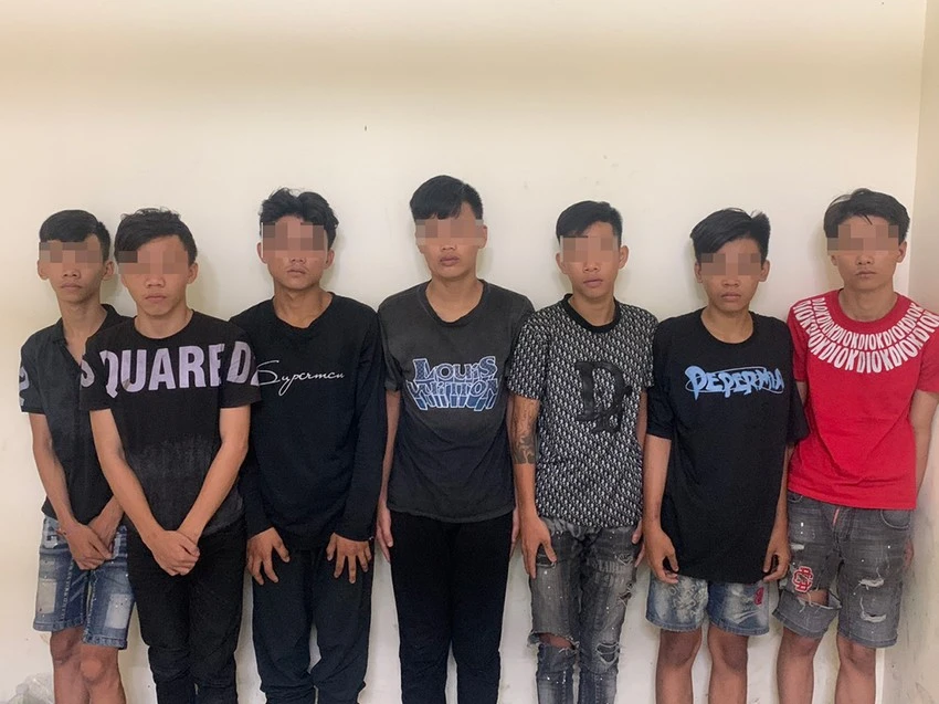 Vào tháng 5, Công an Quận 4 đã phối hợp với Phòng Cảnh sát hình sự Công an TP.HCM triệt phá băng cướp giật “nhí” gây án liên quận. Ảnh: CA