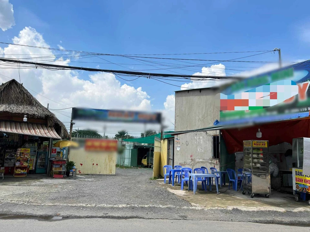 4 người lao vào tấn công một thanh niên đang đá banh tại TP Thủ Đức