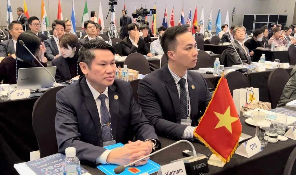 trung tuong vien.jpg