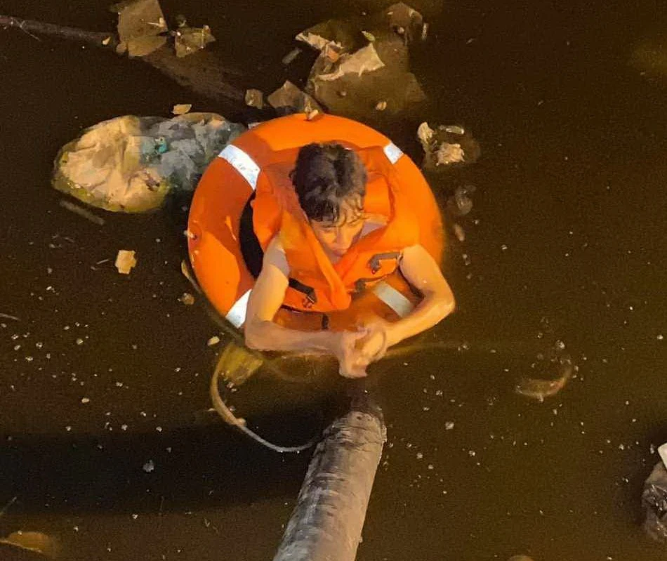 canh sát ngam minh.jpg