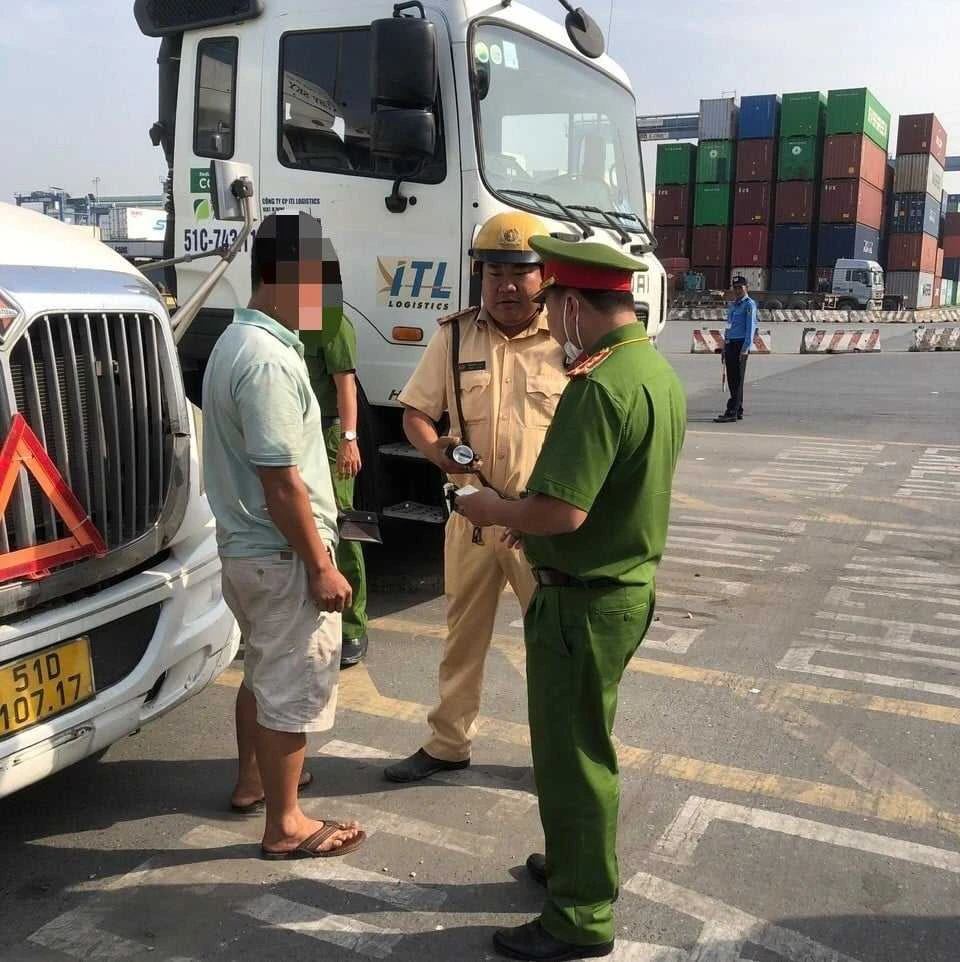 Nồng độ cồn.jpg